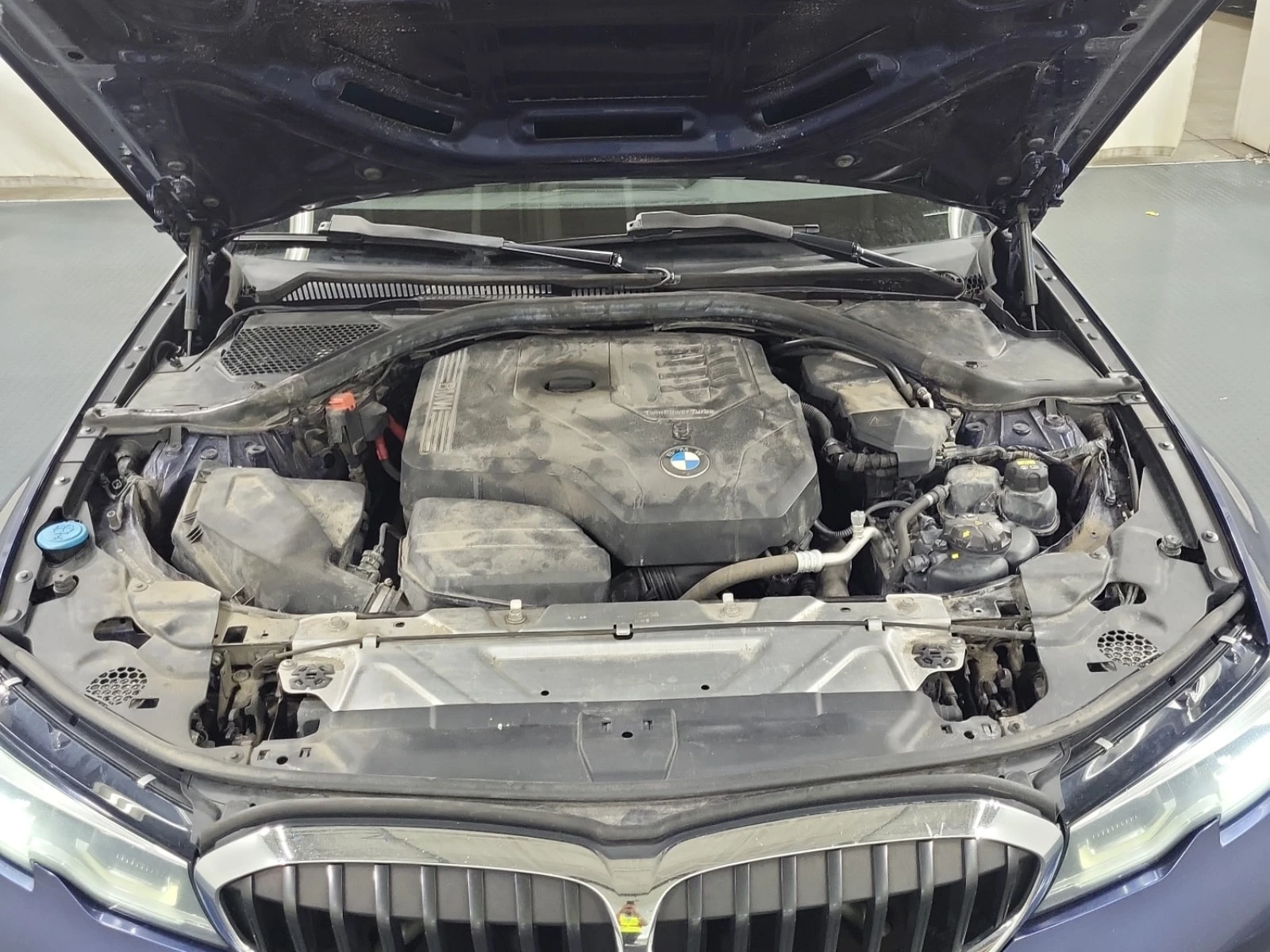 BMW 330 I XDRIVE /Carfax / Автокредит , снимка 16 - Автомобили и джипове - 56076217