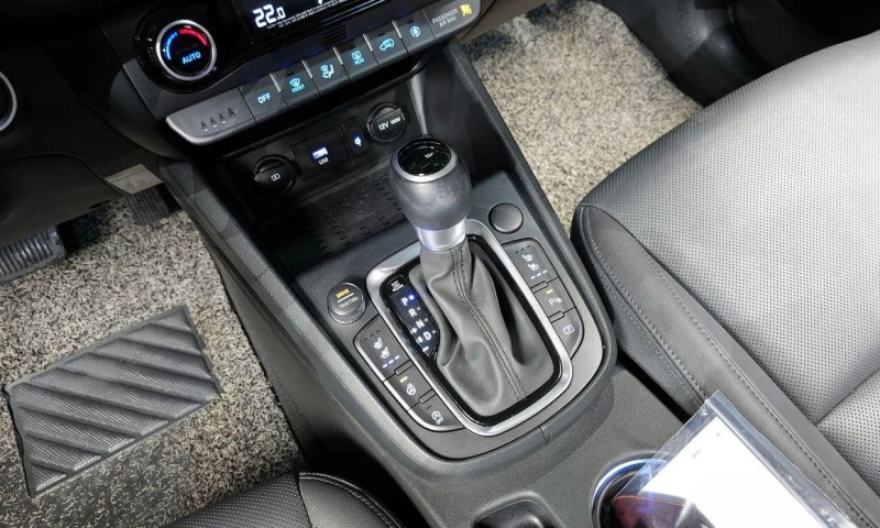 Hyundai Kona Gasoline 1.6 Turbo 2WD Inspiration, снимка 9 - Автомобили и джипове - 52112875