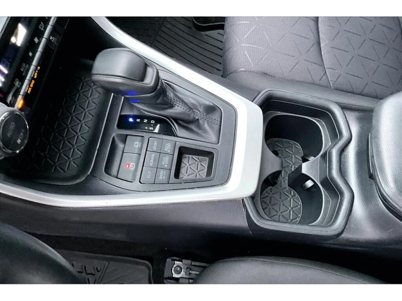 Toyota Rav4 XLE* Подгрев* One Owner, снимка 11 - Автомобили и джипове - 53127338