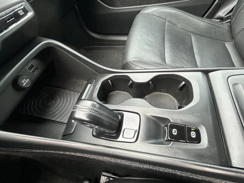 Volvo XC40 2018 AWD, снимка 9 - Автомобили и джипове - 53564001