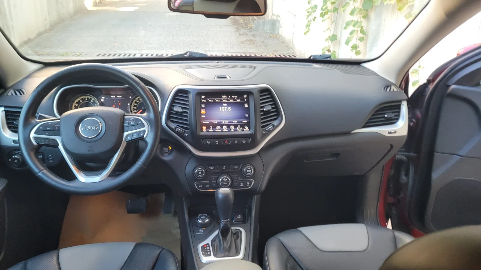 Jeep Cherokee 3.2 LIMITED 4x4 - изображение 7