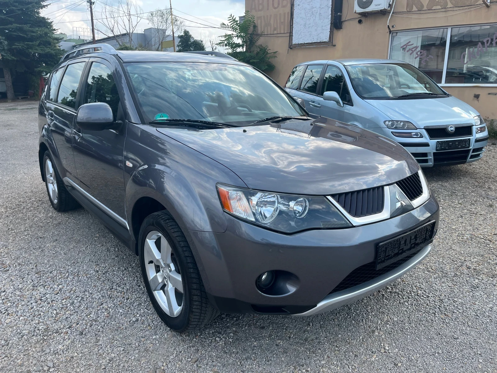 Mitsubishi Outlander 2.4-170k.c 4x4 - изображение 3