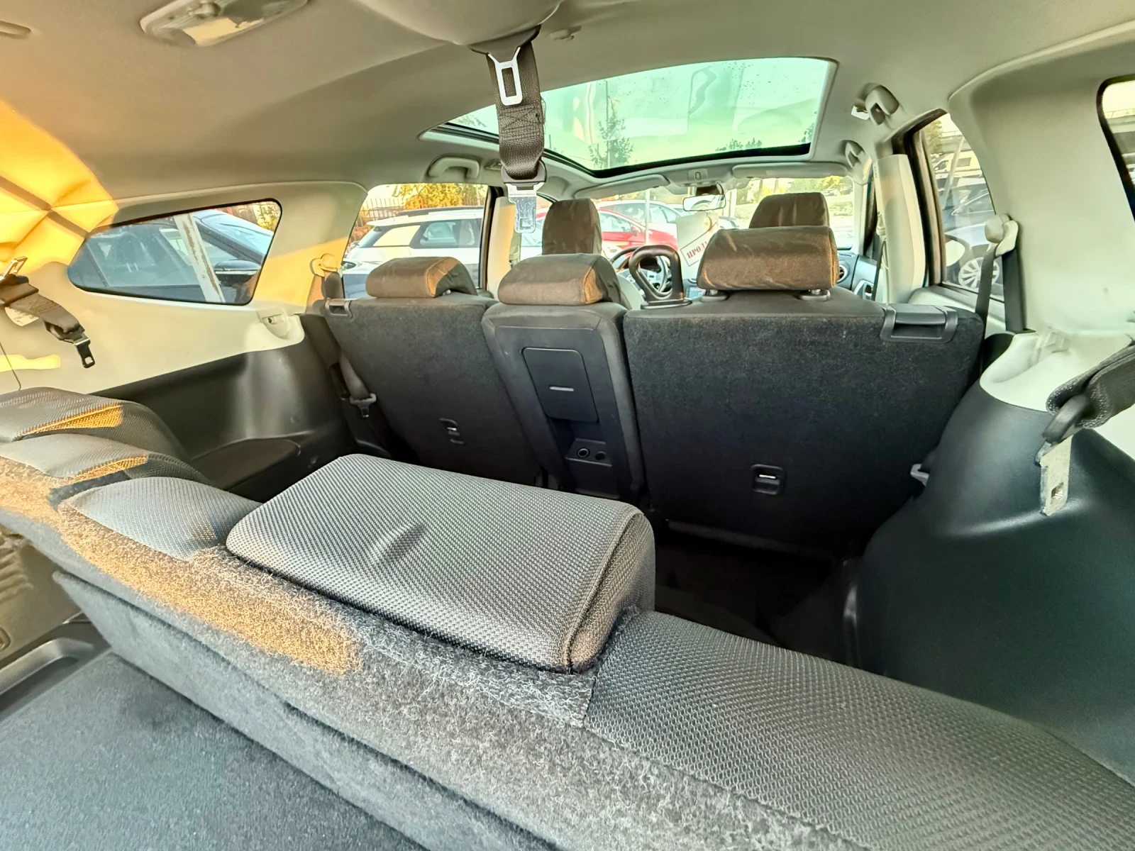 Nissan Qashqai + 2* 4х4* Нов внос* Италия* Реален* Клима* Нави* Б - изображение 9