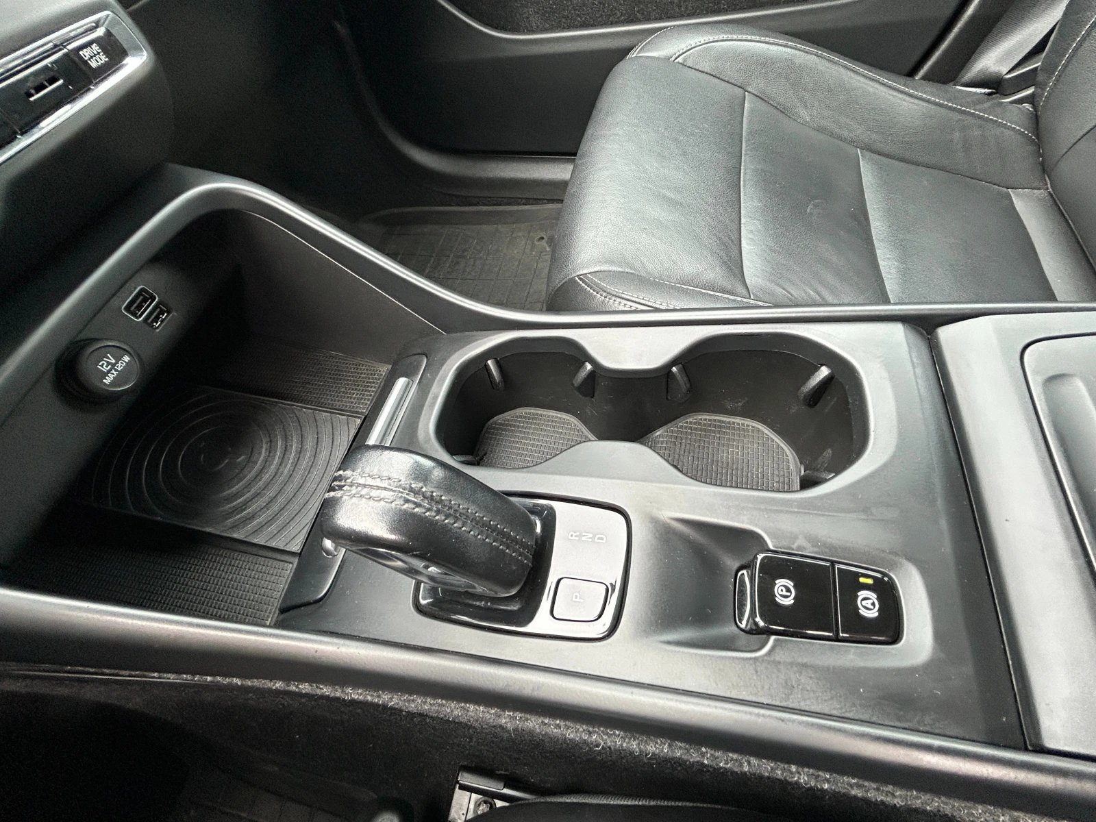 Volvo XC40 2018 AWD - изображение 9