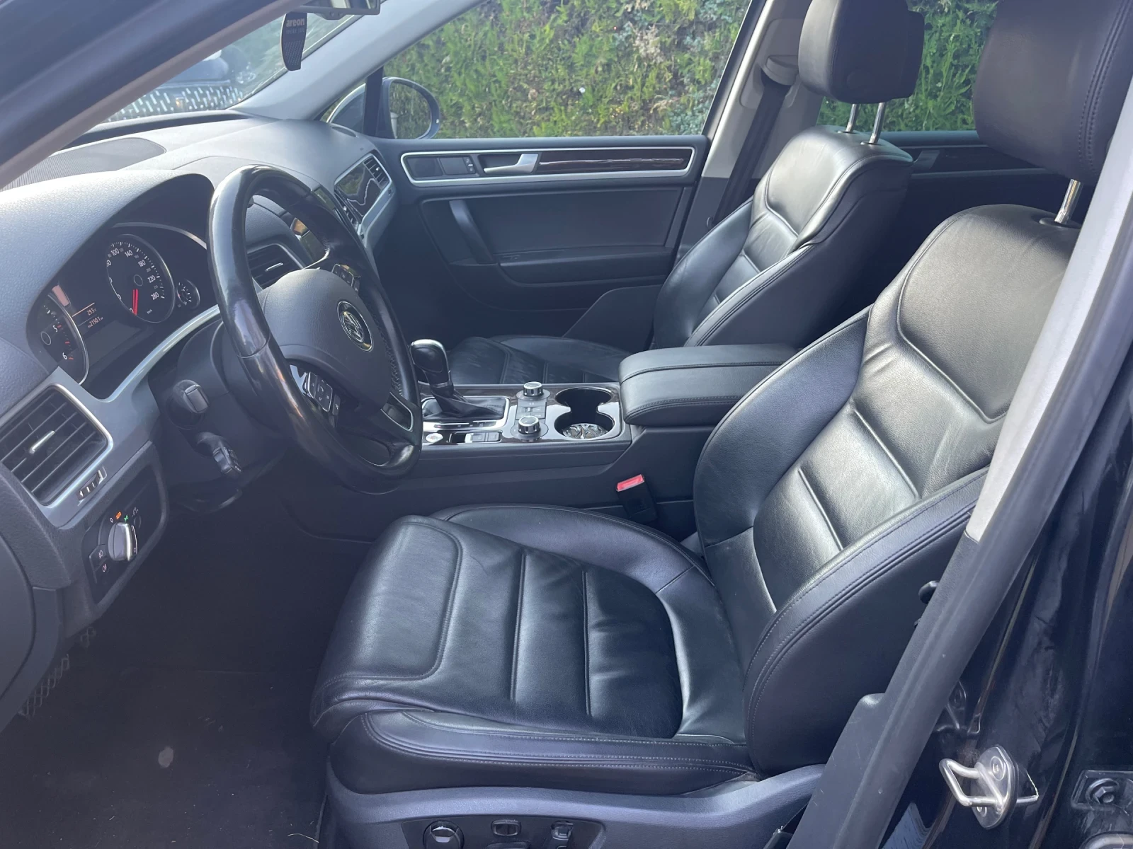 VW Touareg TDI 3.0 242 hp N1, снимка 8 - Автомобили и джипове - 56010936