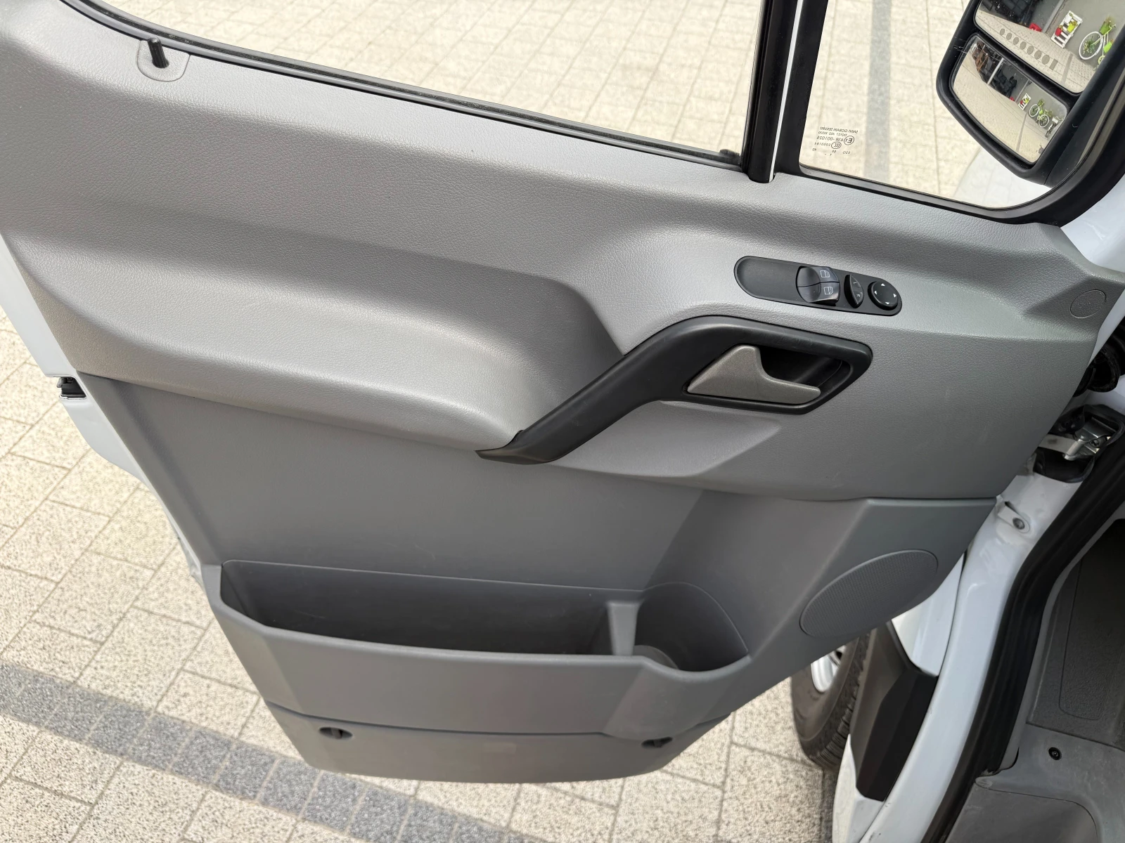 Mercedes-Benz Sprinter 313CDI Две странични врати Климатроник L1H1 Euro 5, снимка 13 - Бусове и автобуси - 54960355