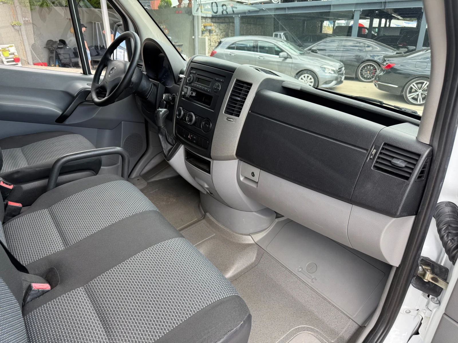 Mercedes-Benz Sprinter 313CDI Две странични врати Климатроник L1H1 Euro 5, снимка 9 - Бусове и автобуси - 54960355