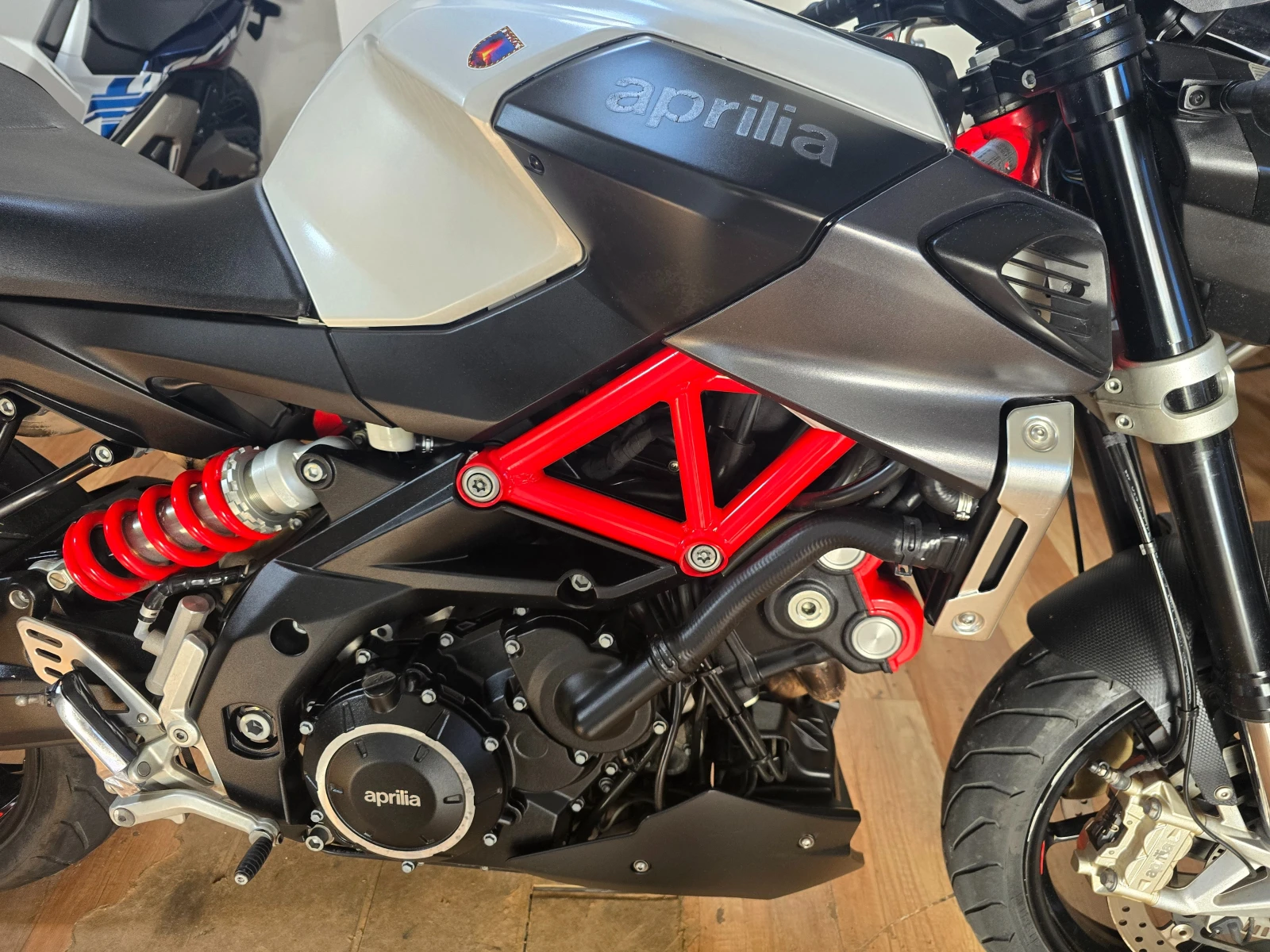 Aprilia Shiver 900 ABS TRC , снимка 5 - Мотоциклети и мототехника - 55684422