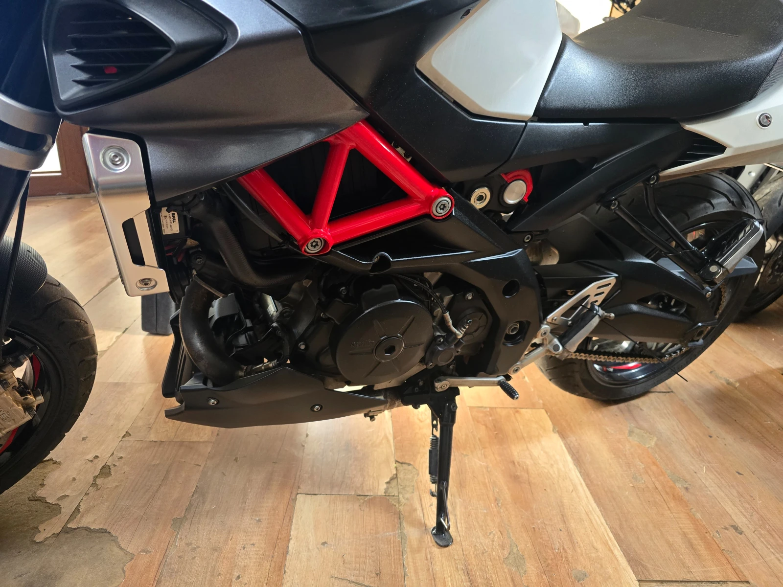 Aprilia Shiver 900 ABS TRC , снимка 9 - Мотоциклети и мототехника - 55684422