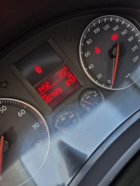 Обява за продажба на VW Golf 1.4i 75kc ~3 500 лв. - изображение 6