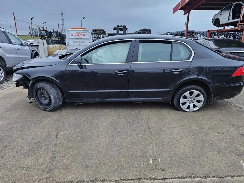 Skoda Superb 2.0, снимка 3 - Автомобили и джипове - 43125912