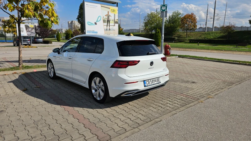 VW Golf 1.5 eTSI , снимка 4 - Автомобили и джипове - 47608696