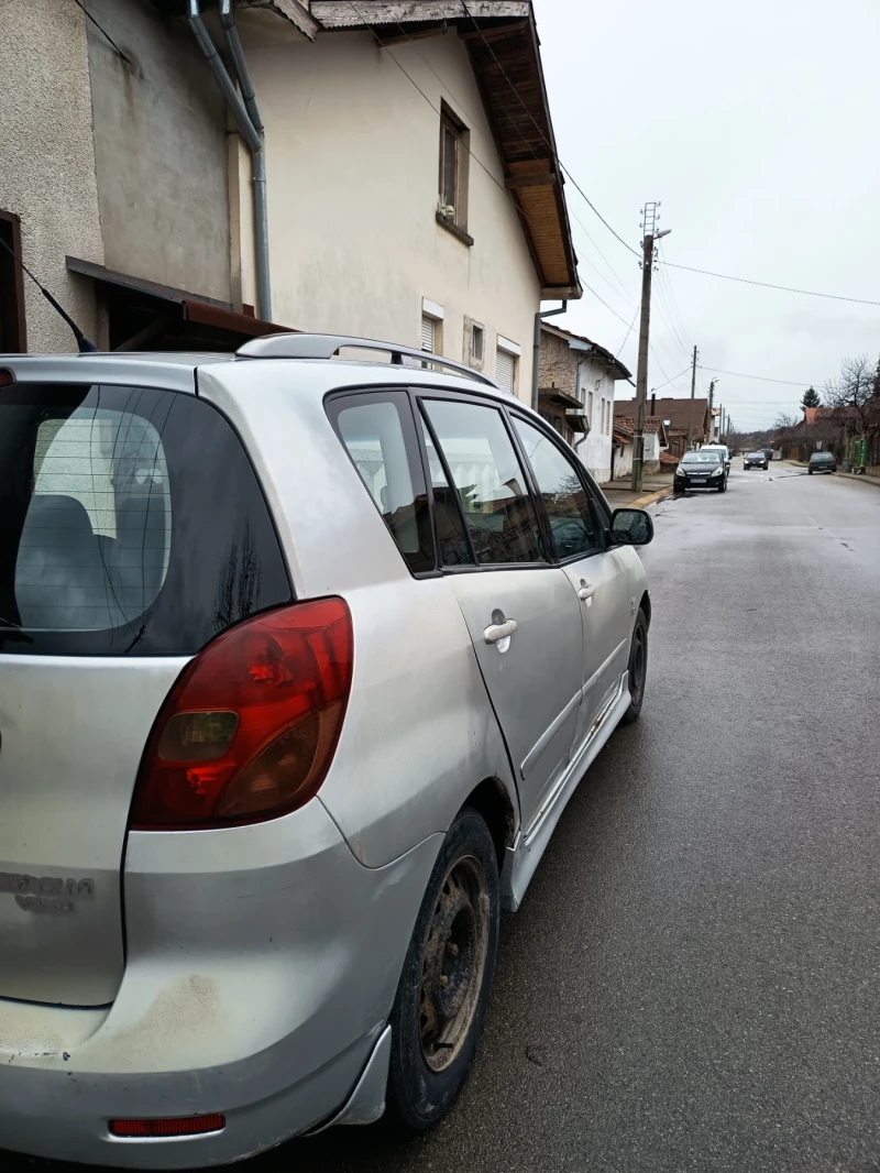 Toyota Corolla verso, снимка 4 - Автомобили и джипове - 52529117