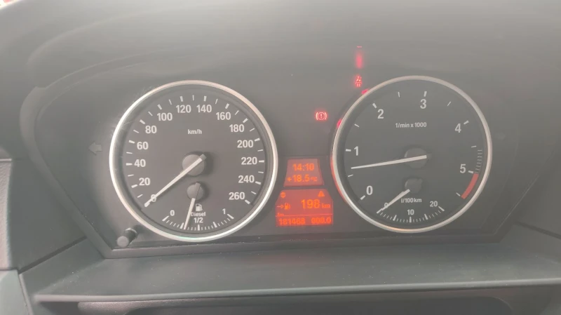 BMW 530 D Xdrive FACELIFT , снимка 16 - Автомобили и джипове - 51876932