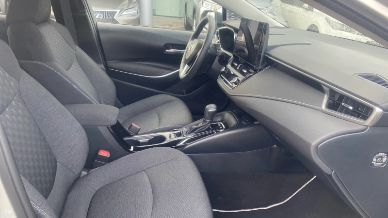 Toyota Corolla 1.8HSD Executive Plus, снимка 6 - Автомобили и джипове - 52295823