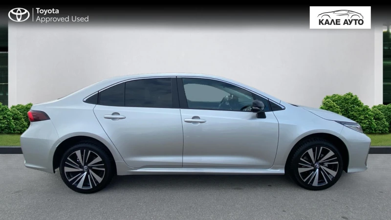 Toyota Corolla 1.8HSD Executive Plus, снимка 17 - Автомобили и джипове - 52295823