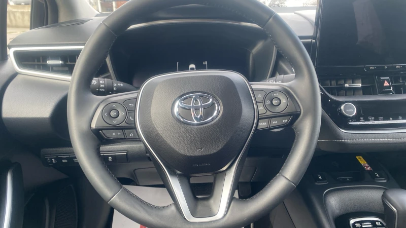 Toyota Corolla 1.8HSD Executive Plus, снимка 13 - Автомобили и джипове - 52295823