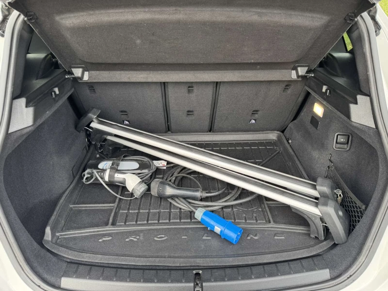BMW 2 Active Tourer 225xe 4x4 Plug-in, снимка 13 - Автомобили и джипове - 53291886
