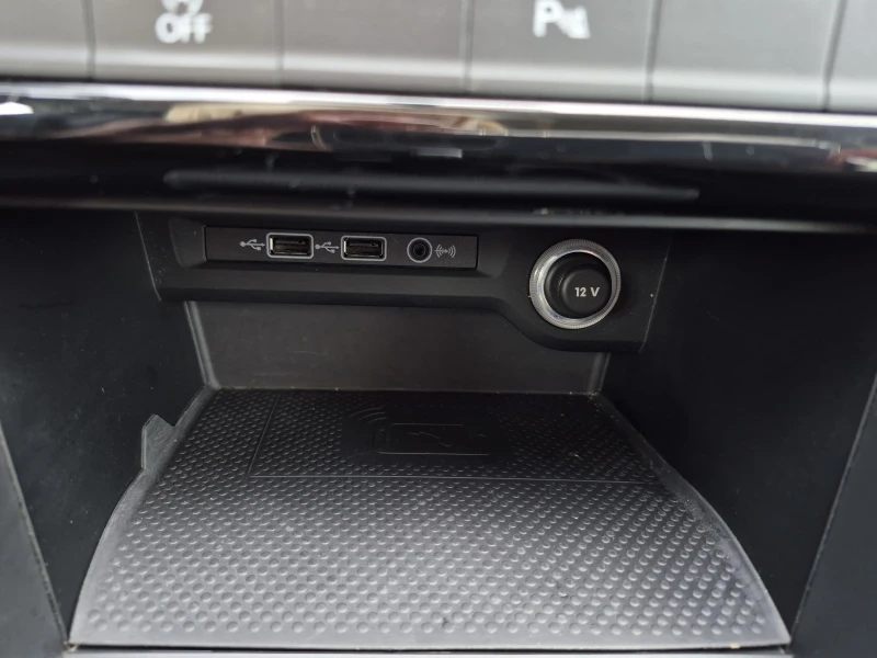 VW Touran АВТОМАТ 2.0tdi 150ps, снимка 11 - Автомобили и джипове - 53561325