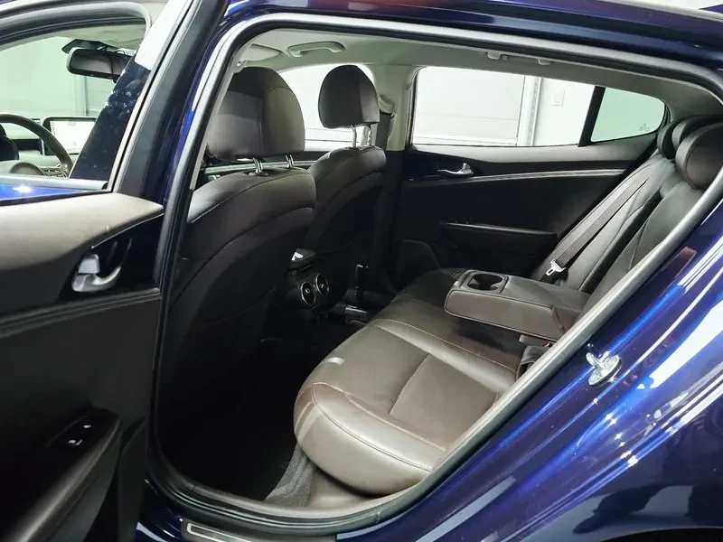 Kia Stinger 3.3 TURBO 2WD MASTERS, снимка 11 - Автомобили и джипове - 55035674
