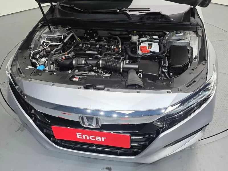 Honda Accord 1.5 Turbo, снимка 6 - Автомобили и джипове - 55700620