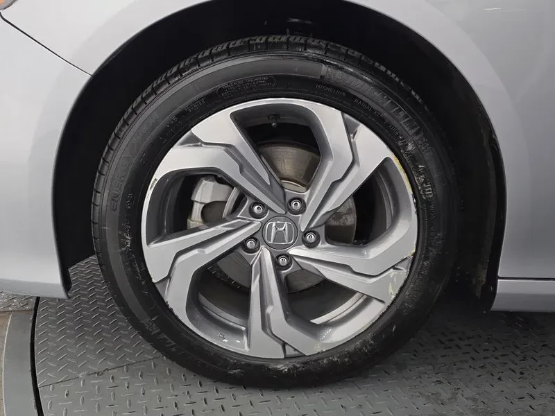 Honda Accord 1.5 Turbo, снимка 5 - Автомобили и джипове - 55700620