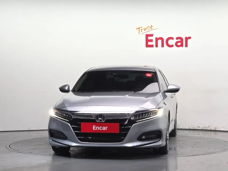 Honda Accord 1.5 Turbo, снимка 3 - Автомобили и джипове - 55700620
