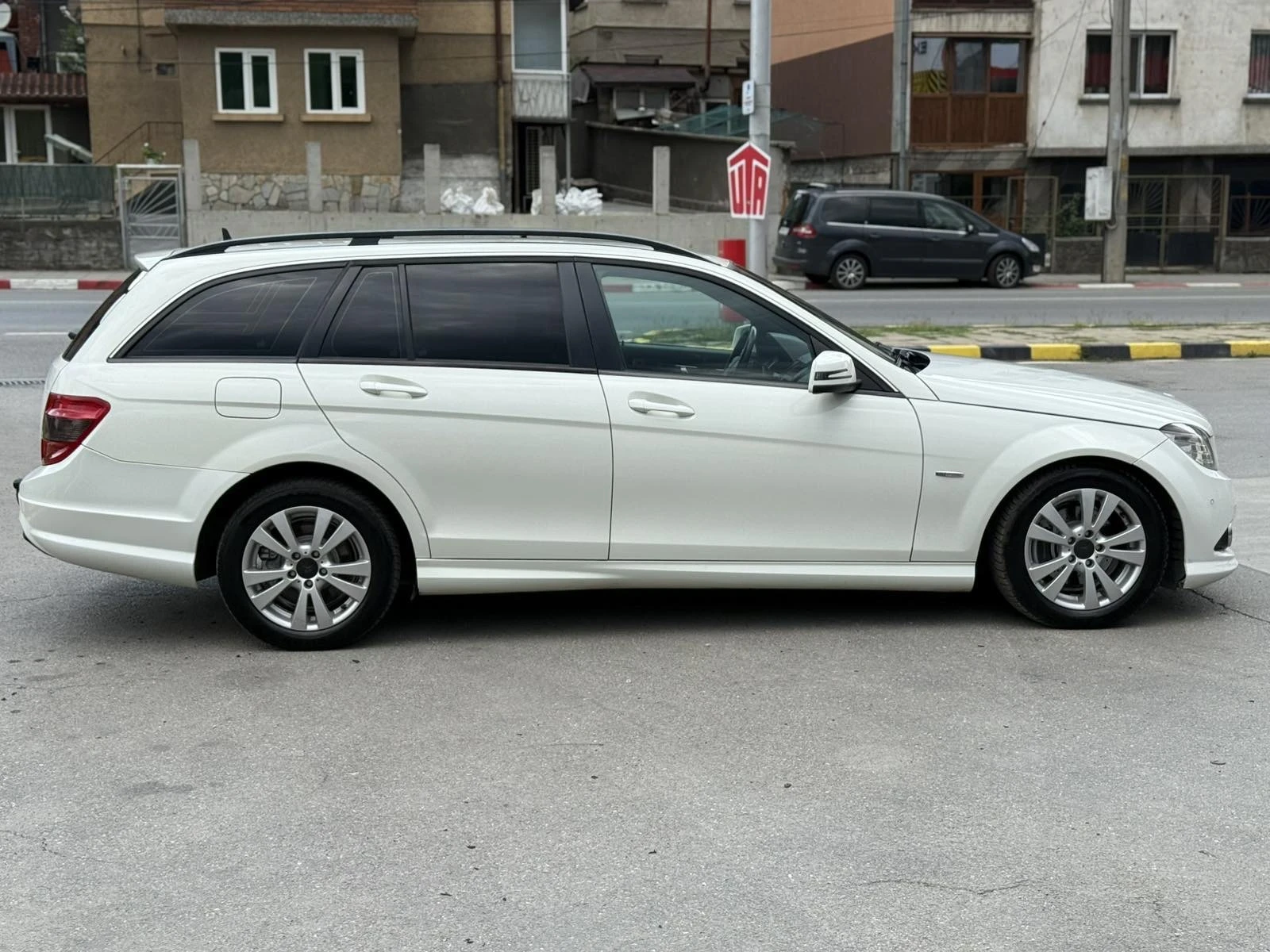 Mercedes-Benz C 220 CDI AMG* Климатроник* Автоматик - изображение 6