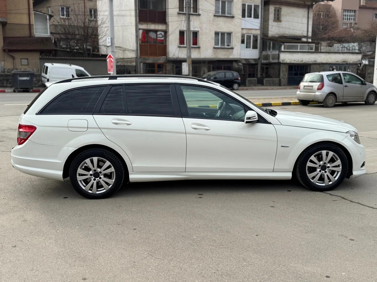 Mercedes-Benz C 200 CDI AMG* Климатроник* Автоматик - изображение 6