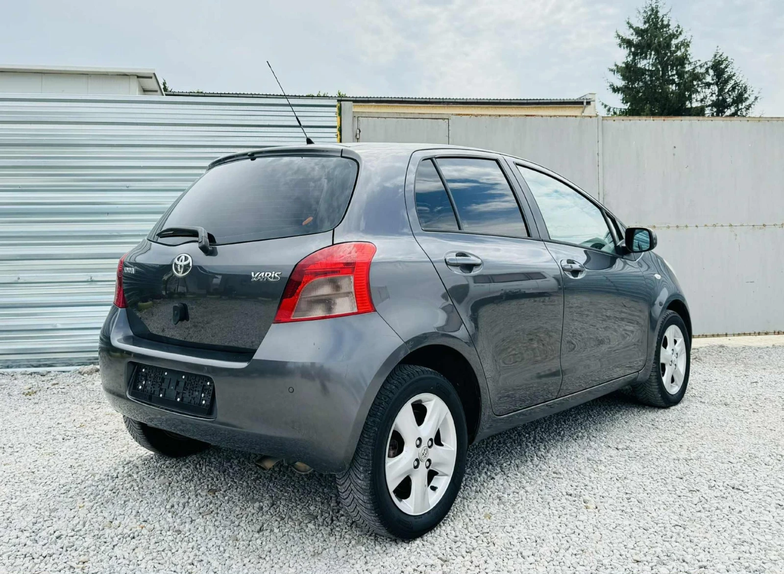 Toyota Yaris КЕЙЛЕС * АВТОМАТ - изображение 7