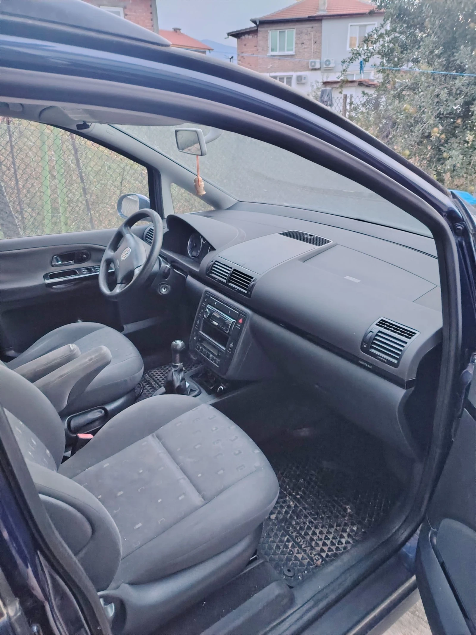VW Sharan  - изображение 10