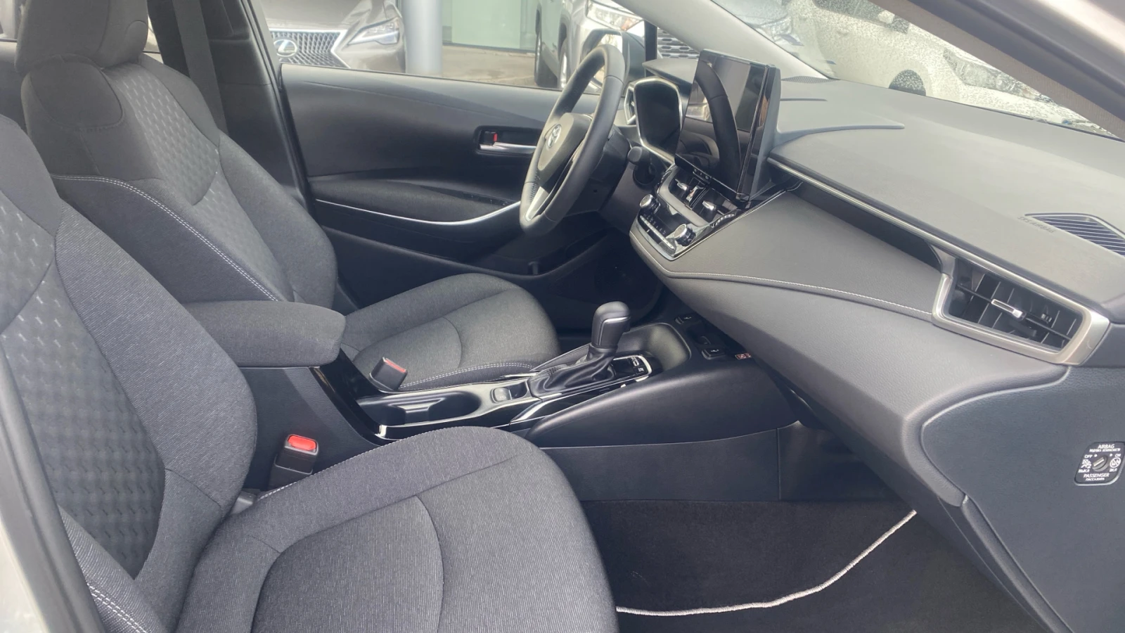 Toyota Corolla 1.8HSD Executive Plus - изображение 6