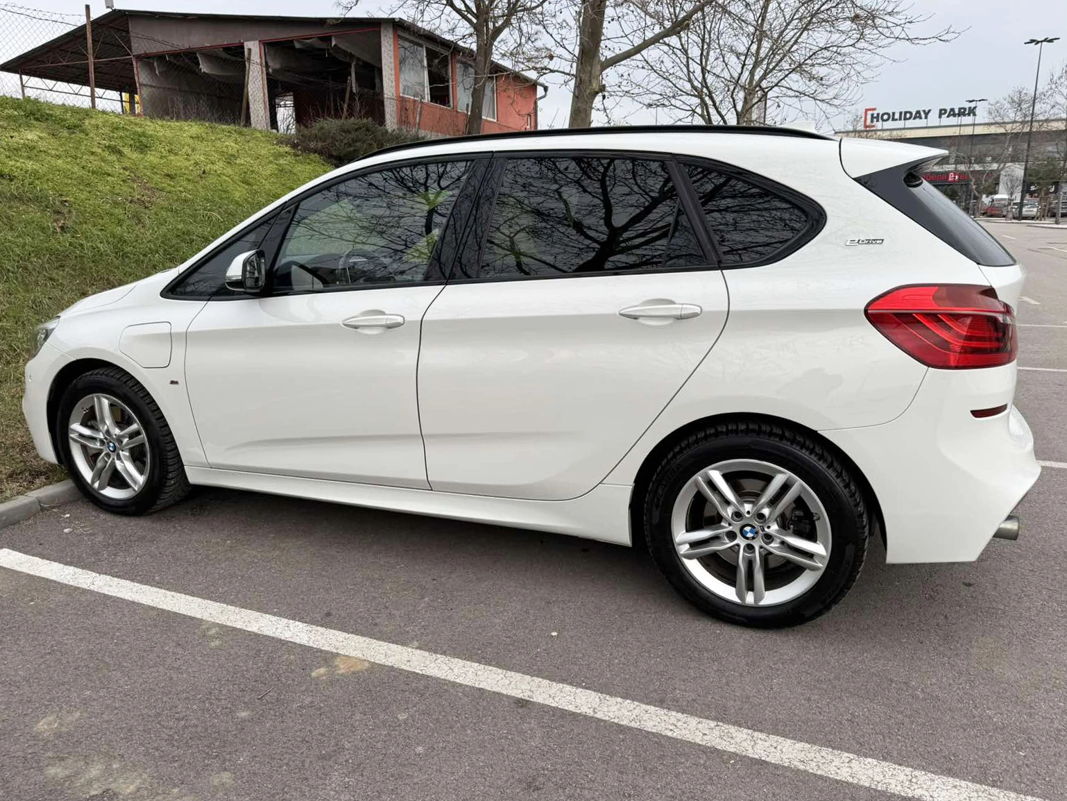 BMW 2 Active Tourer 225xe 4x4 Plug-in - изображение 4