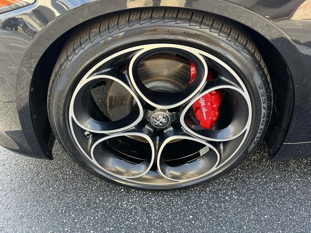 Alfa Romeo Giulia VELOCE RWD* АвтоКредит* (Цена до БГ), снимка 9 - Автомобили и джипове - 53780324