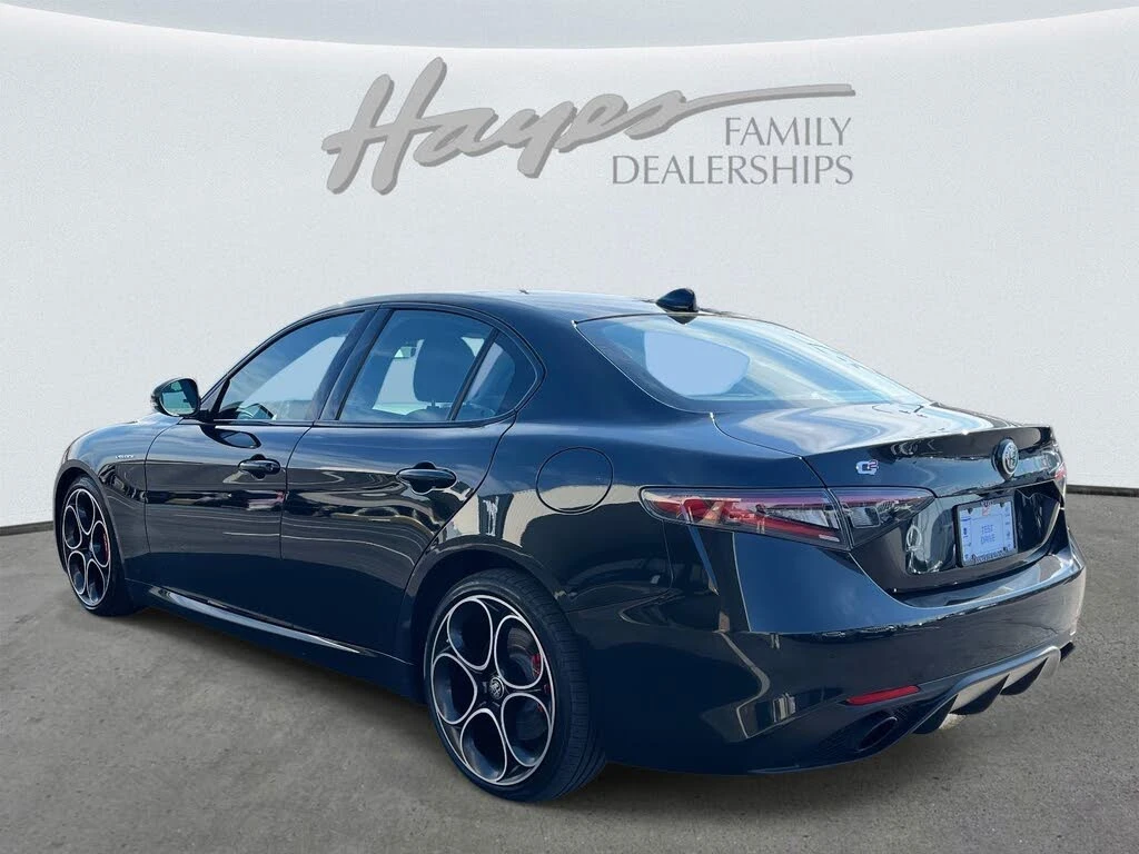 Alfa Romeo Giulia VELOCE RWD* АвтоКредит* (Цена до БГ), снимка 5 - Автомобили и джипове - 53780324