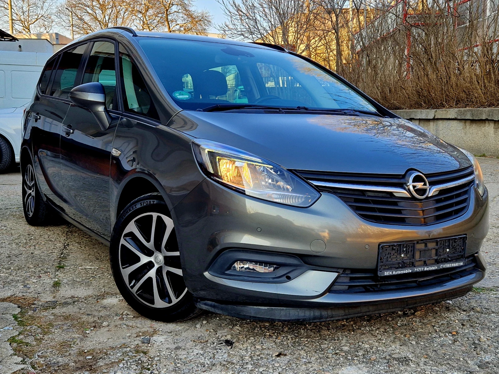 Opel Zafira Tourer 1.6 CDTI 6+ 1, снимка 3 - Автомобили и джипове - 53866983