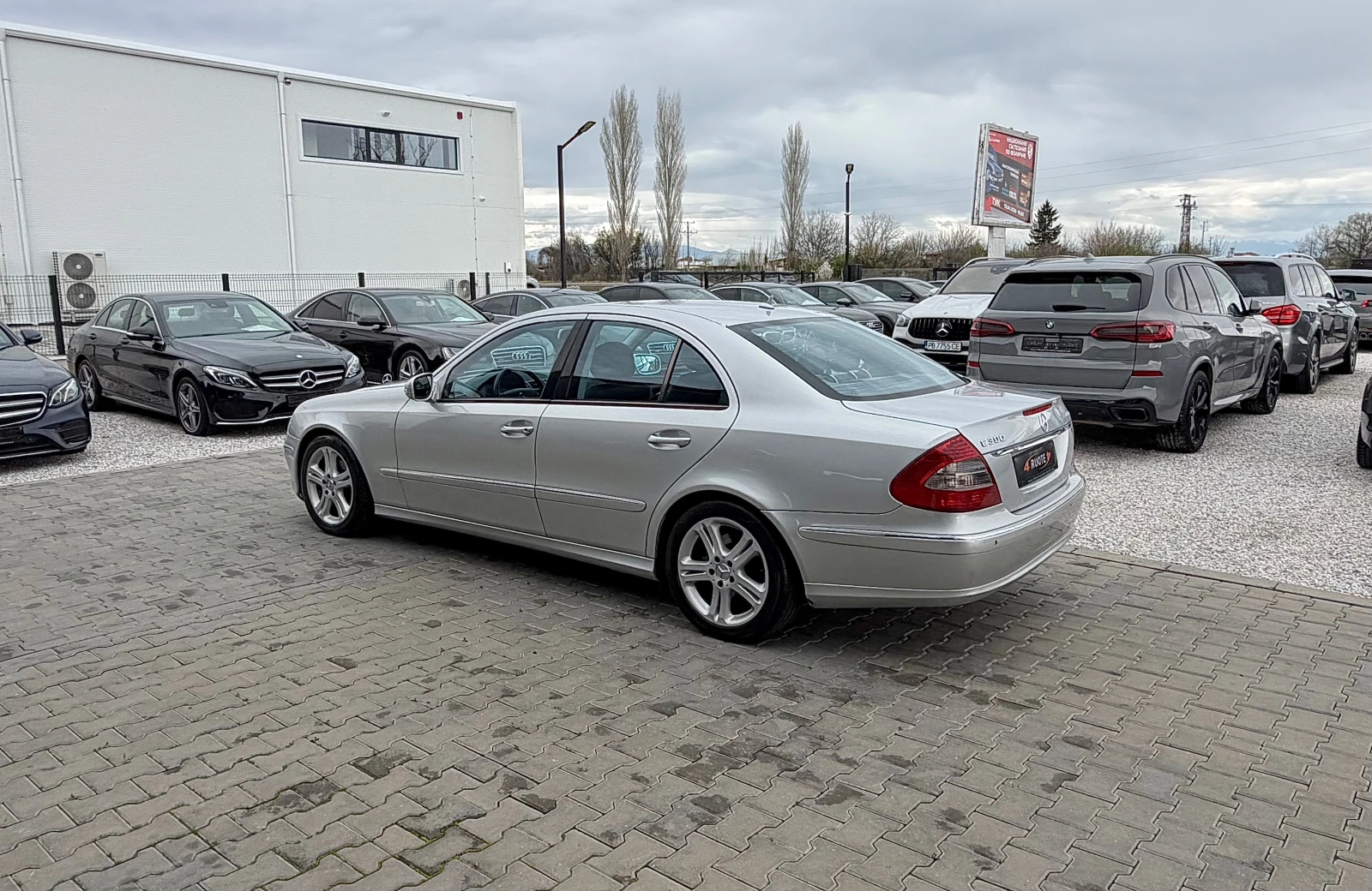 Mercedes-Benz E 320 300CDi Bluetec * Avantgarde* , снимка 6 - Автомобили и джипове - 54087896