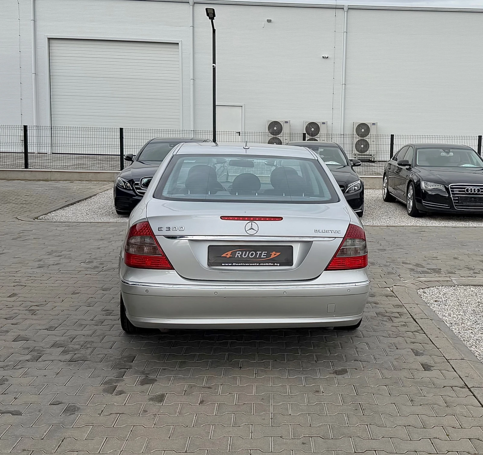 Mercedes-Benz E 320 300CDi Bluetec * Avantgarde* , снимка 5 - Автомобили и джипове - 54087896