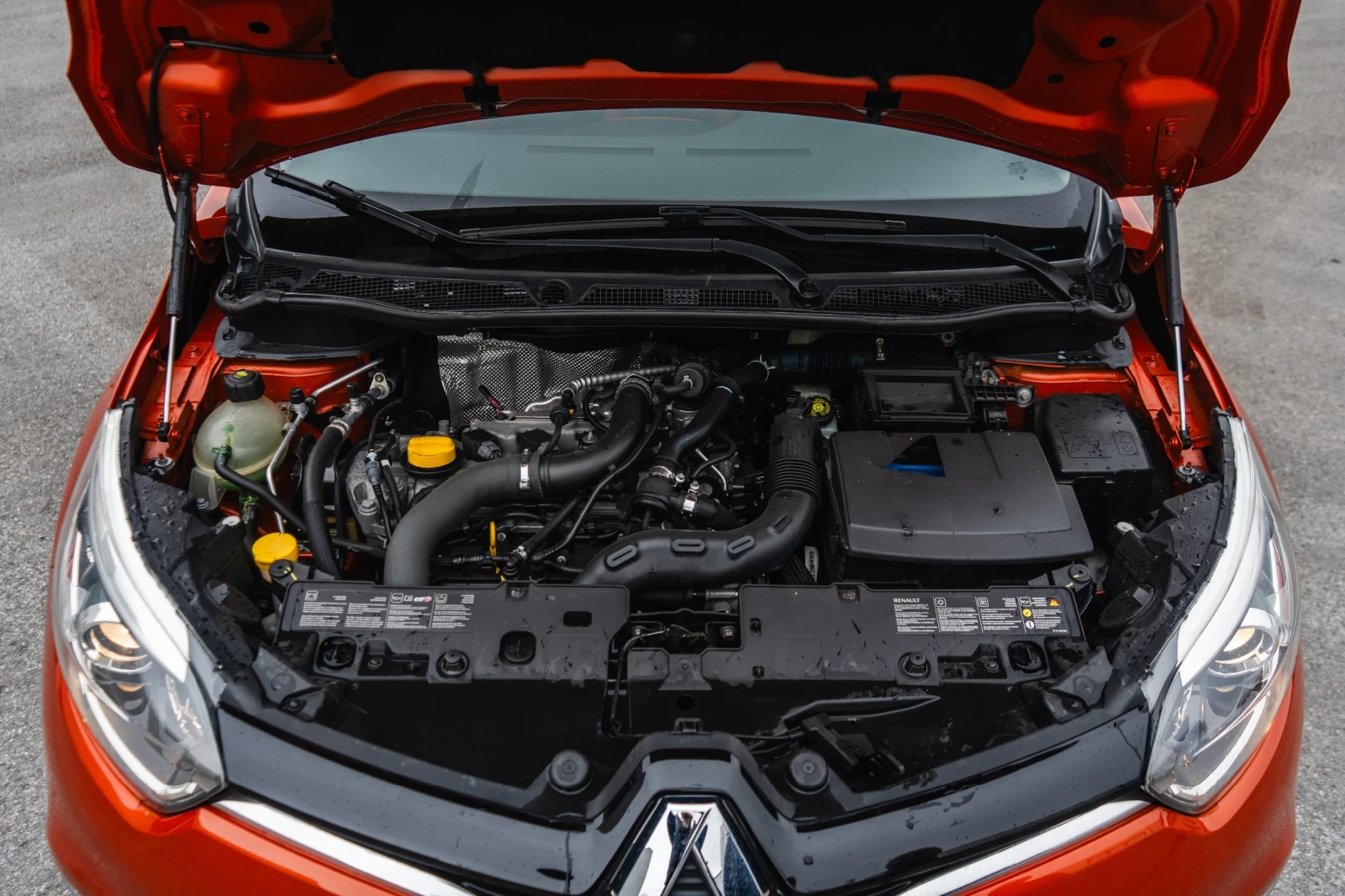 Renault Captur 1.2 TCe ШВЕЙЦАРИЯ АВТОМАТИК 113000 км. ПЕРФЕКТНА, снимка 17 - Автомобили и джипове - 54103309