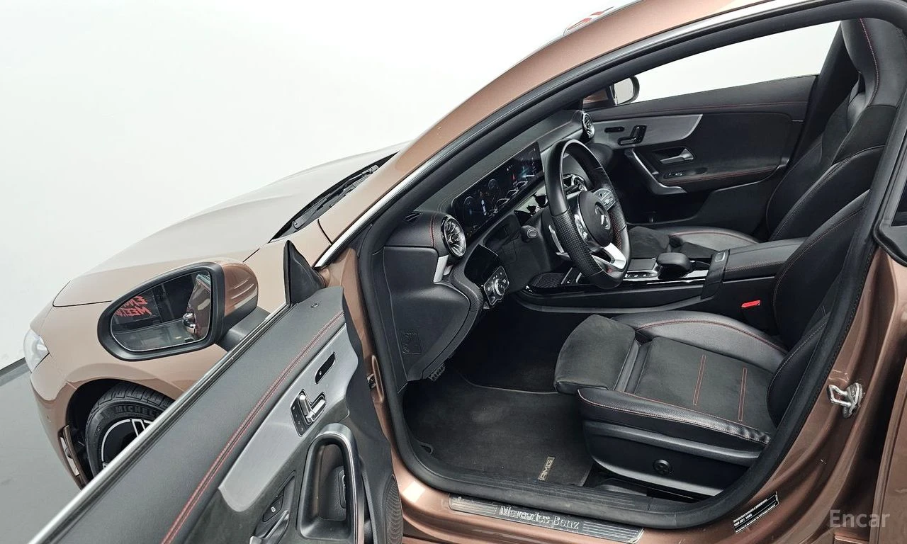 Mercedes-Benz CLA 250 4MATIC* AMG-LINE* DRIVE ASSIST* SUNROOF* REAR-CAM*, снимка 7 - Автомобили и джипове - 54693459