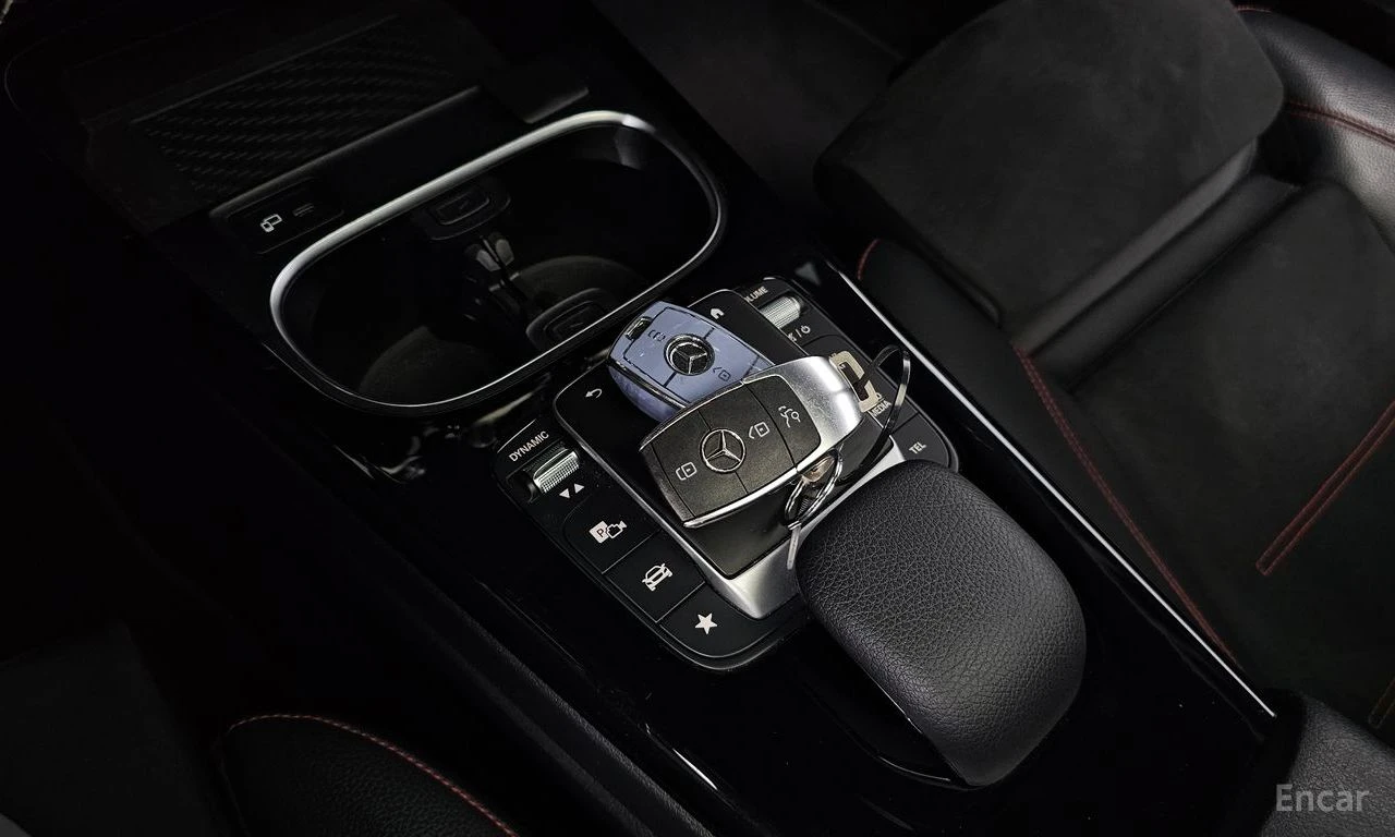 Mercedes-Benz CLA 250 4MATIC* AMG-LINE* DRIVE ASSIST* SUNROOF* REAR-CAM*, снимка 13 - Автомобили и джипове - 54693459