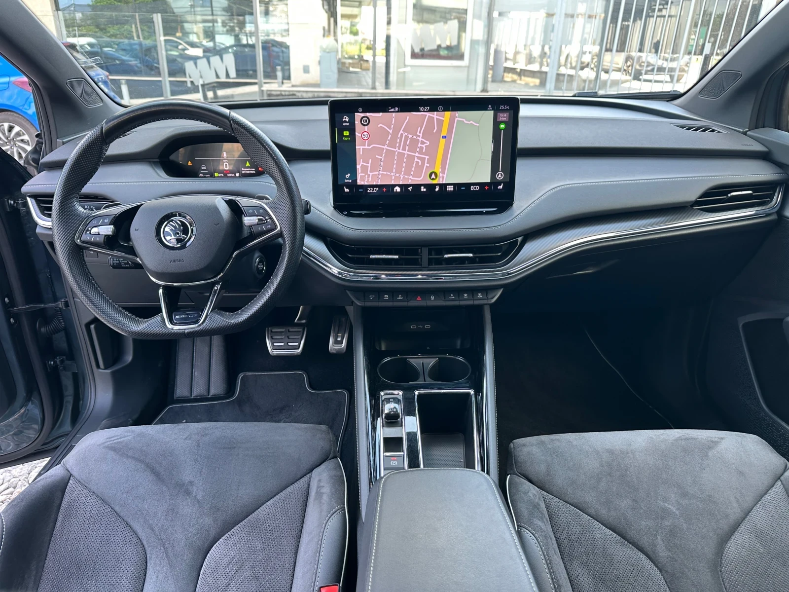 Skoda Enyaq ШВЕЙЦАРИЯ 4х4 , снимка 10 - Автомобили и джипове - 54961963