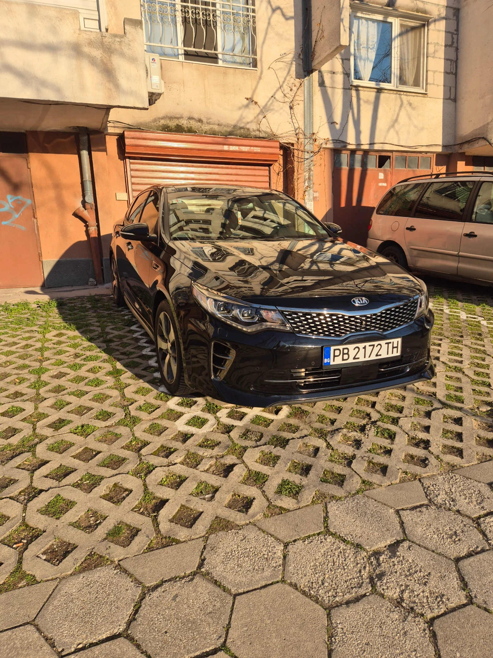 Kia Optima 1.7crdi GT Всички екстри, сменена верига, снимка 2 - Автомобили и джипове - 55063548