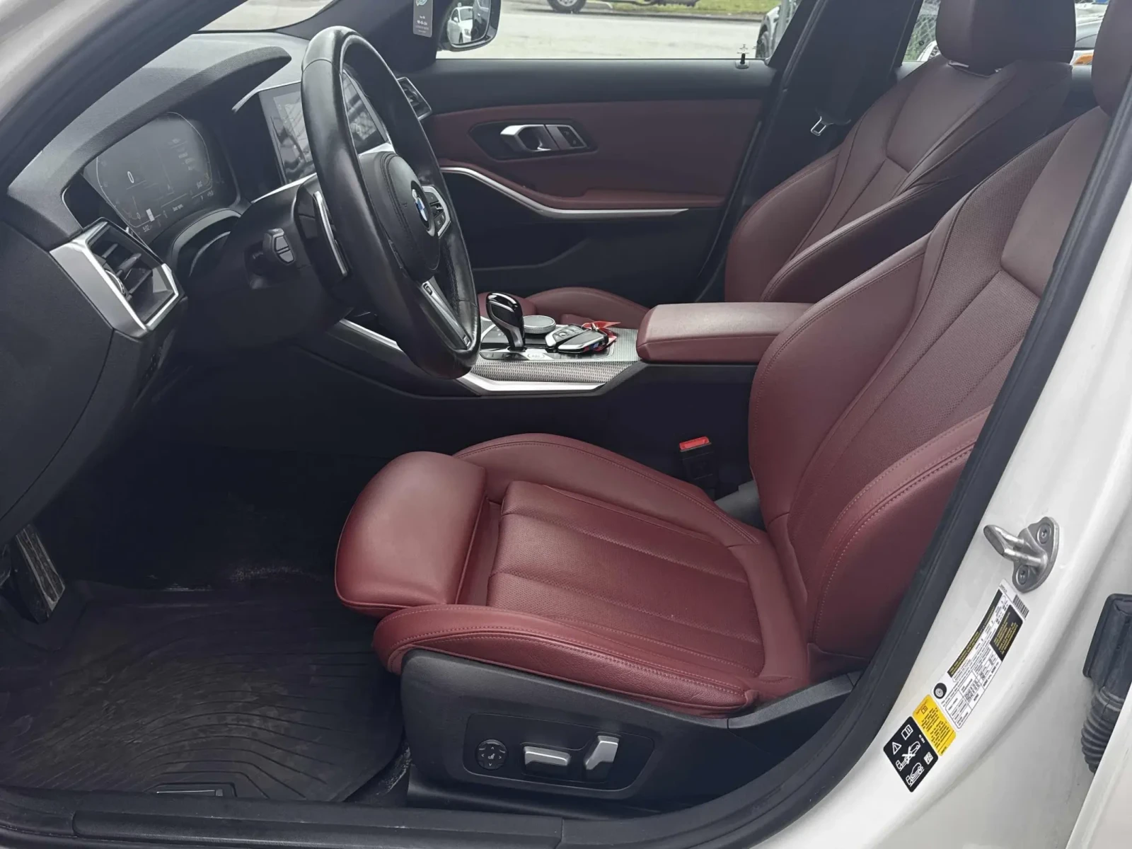 BMW 330 xDrive M SPORT PACK * HUD * BLIND SPOT, снимка 7 - Автомобили и джипове - 55064558