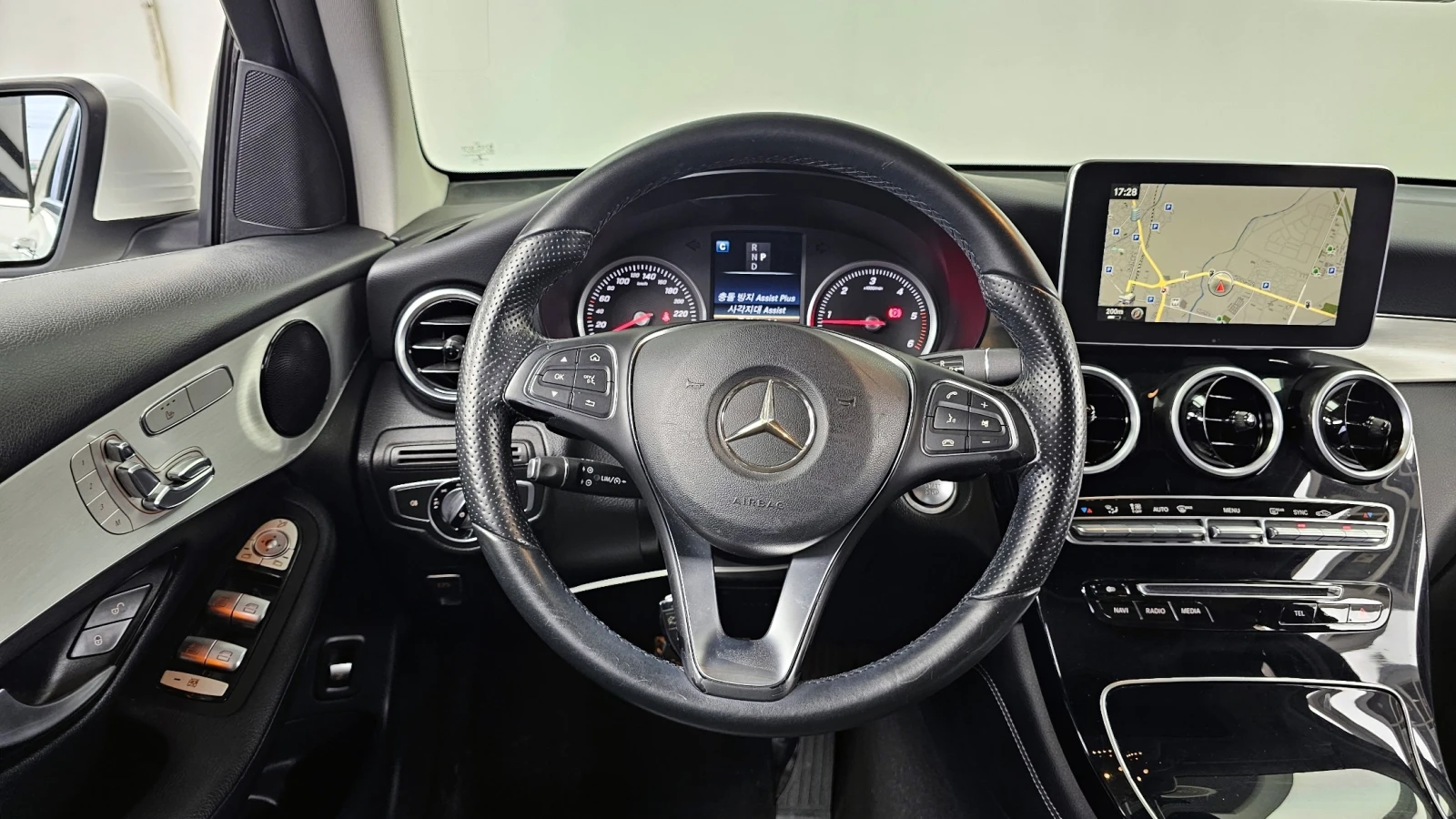 Mercedes-Benz CLC 220 GLC220d 4MATIC | MEMORY | Панорама | Ел. седалки, снимка 10 - Автомобили и джипове - 55114541