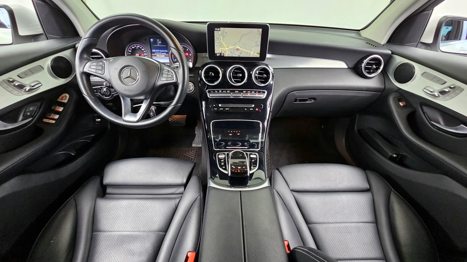 Mercedes-Benz CLC 220 GLC220d 4MATIC | MEMORY | Панорама | Ел. седалки, снимка 6 - Автомобили и джипове - 55114541