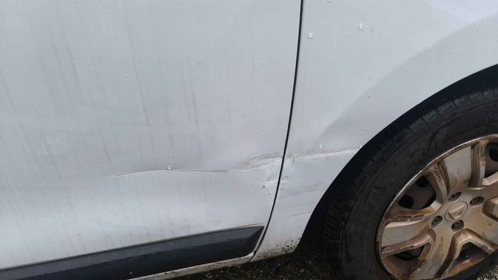 Dacia Lodgy 1.6i LPG, снимка 6 - Автомобили и джипове - 55156538