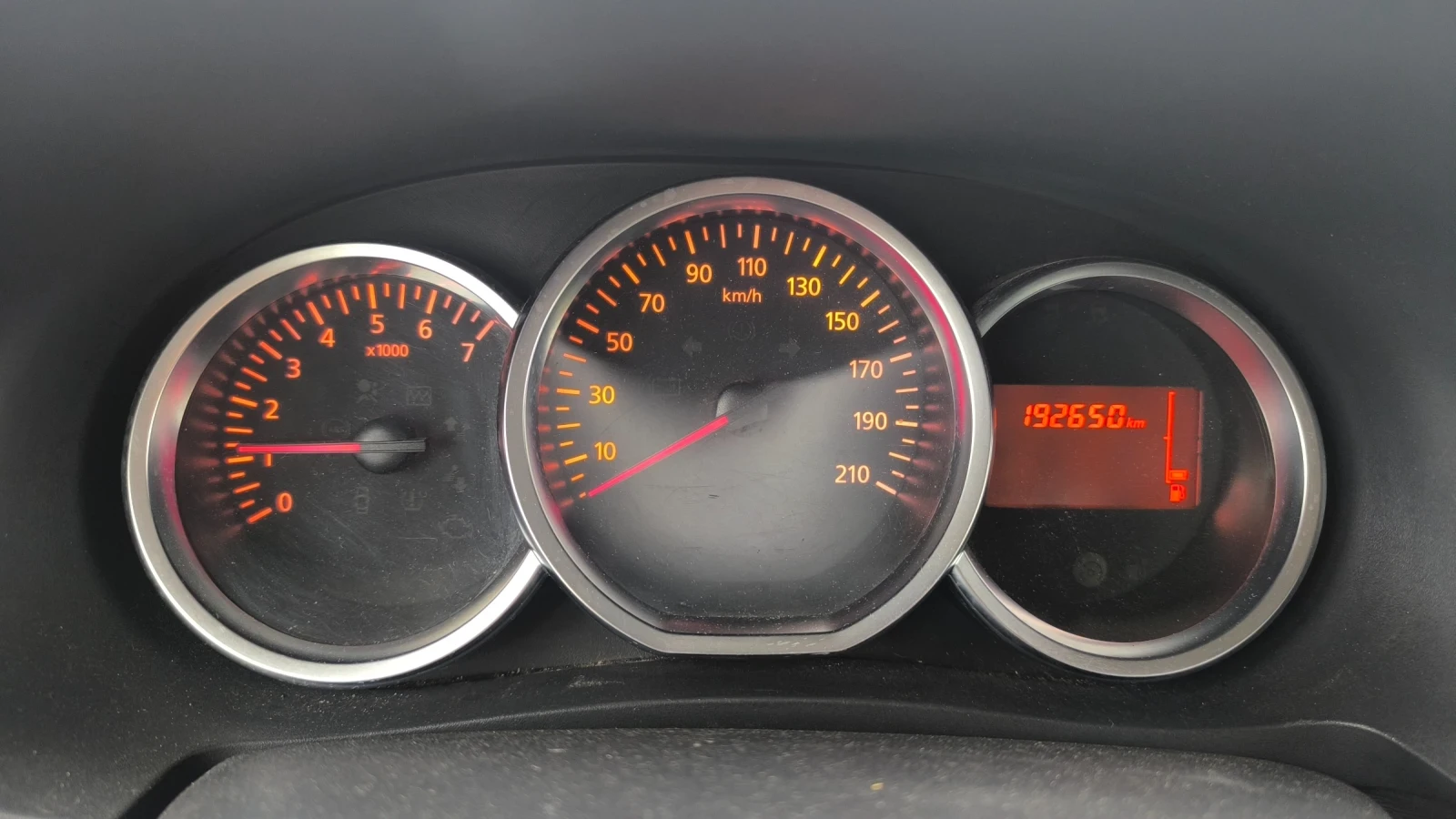 Dacia Lodgy 1.6i LPG, снимка 13 - Автомобили и джипове - 55156538