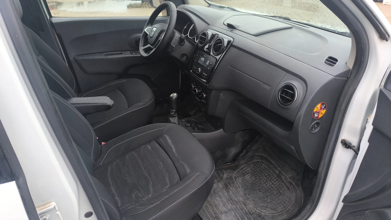 Dacia Lodgy 1.6i LPG, снимка 10 - Автомобили и джипове - 55156538