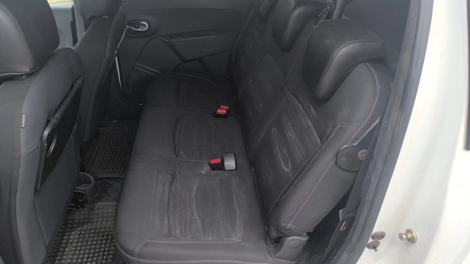 Dacia Lodgy 1.6i LPG, снимка 9 - Автомобили и джипове - 55156538